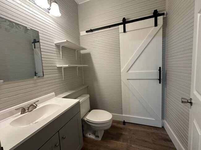 Building Photo - Welcome to your dream home in Russellville, AR!