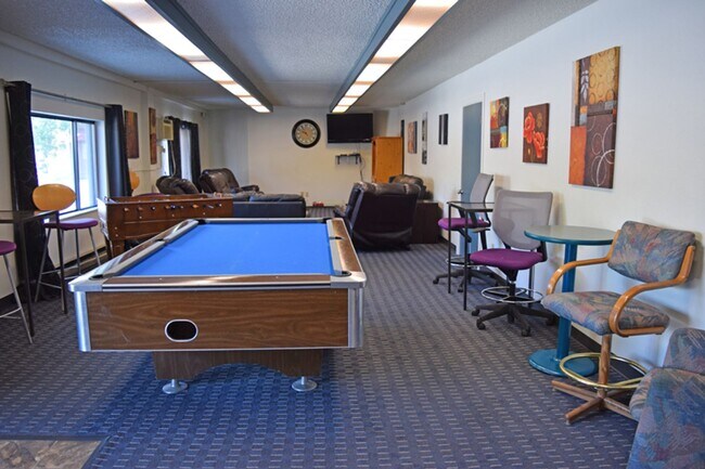 Building Photo - Furnished Efficiency Near Hospitals and Do...