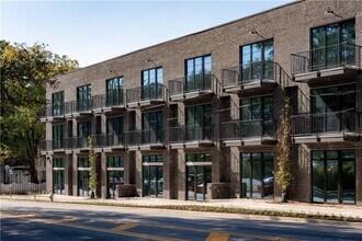 Building Photo - 1160 Gracewood Ave SE