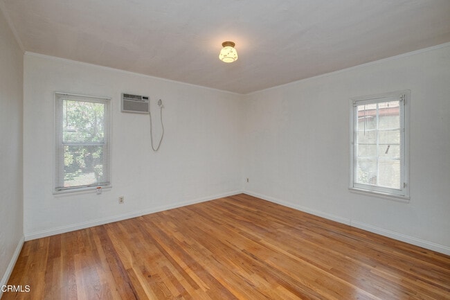 Building Photo - 916 N Stoneman Ave