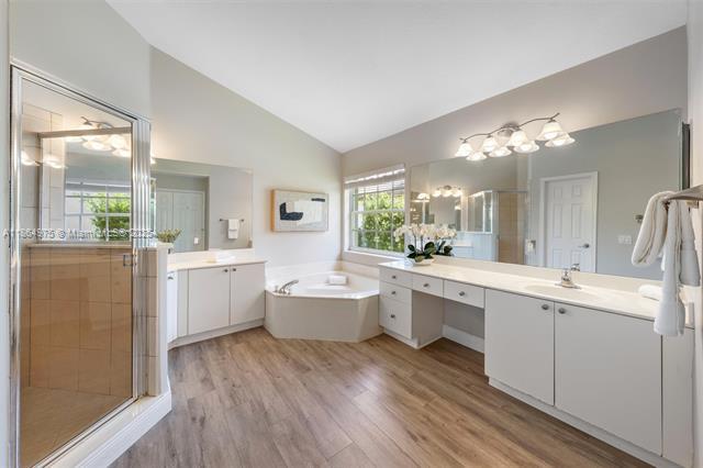Building Photo - 3806 Oak Ridge Cir