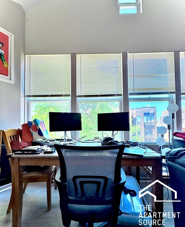 Building Photo - 1237 W Ohio St