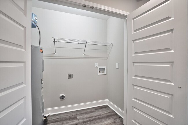 Building Photo - 68 Highland Blf Wy