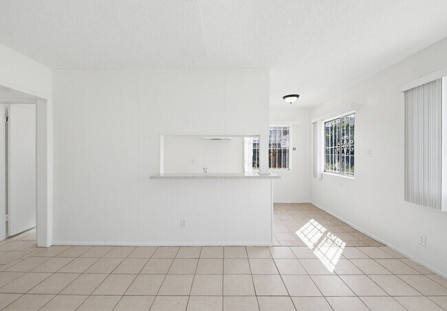 Building Photo - 1224 Normandie Ave