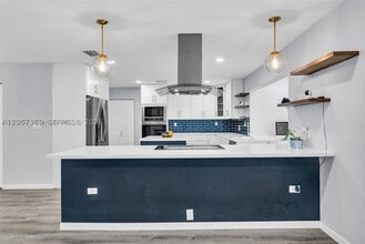 Building Photo - 851 SW 49th Way