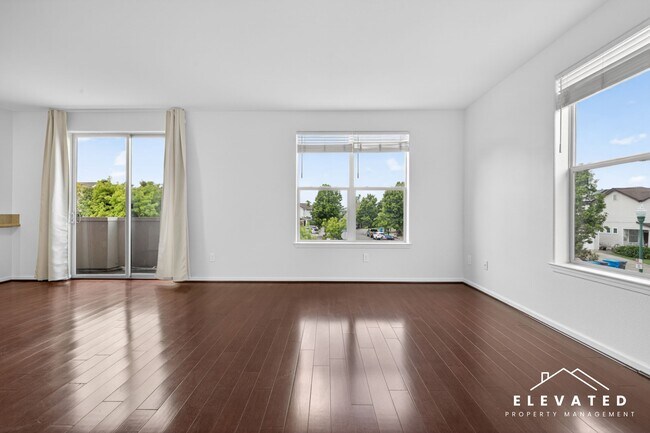 Building Photo - 1040 Campoy St