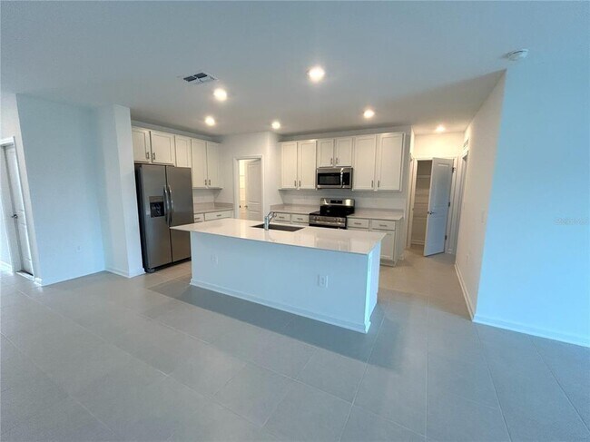 Building Photo - 5683 Ficus Aurea St
