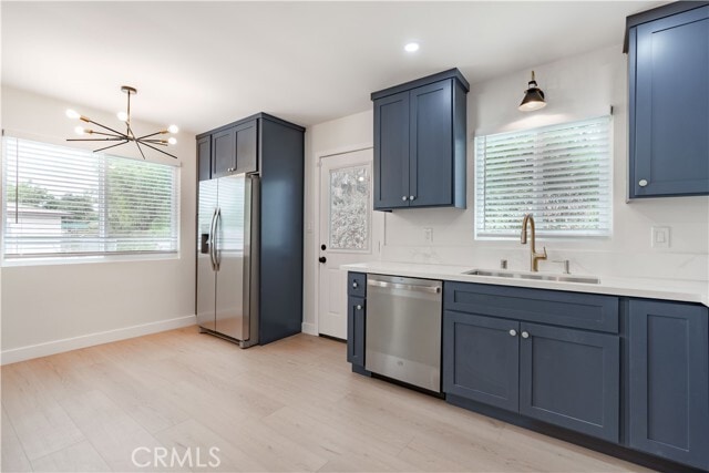 Building Photo - 11920 Laurel Ave