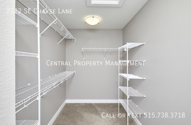 Building Photo - 2332 SE Chayse Ln