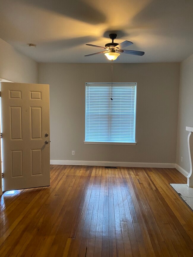 Building Photo - 5936-5938