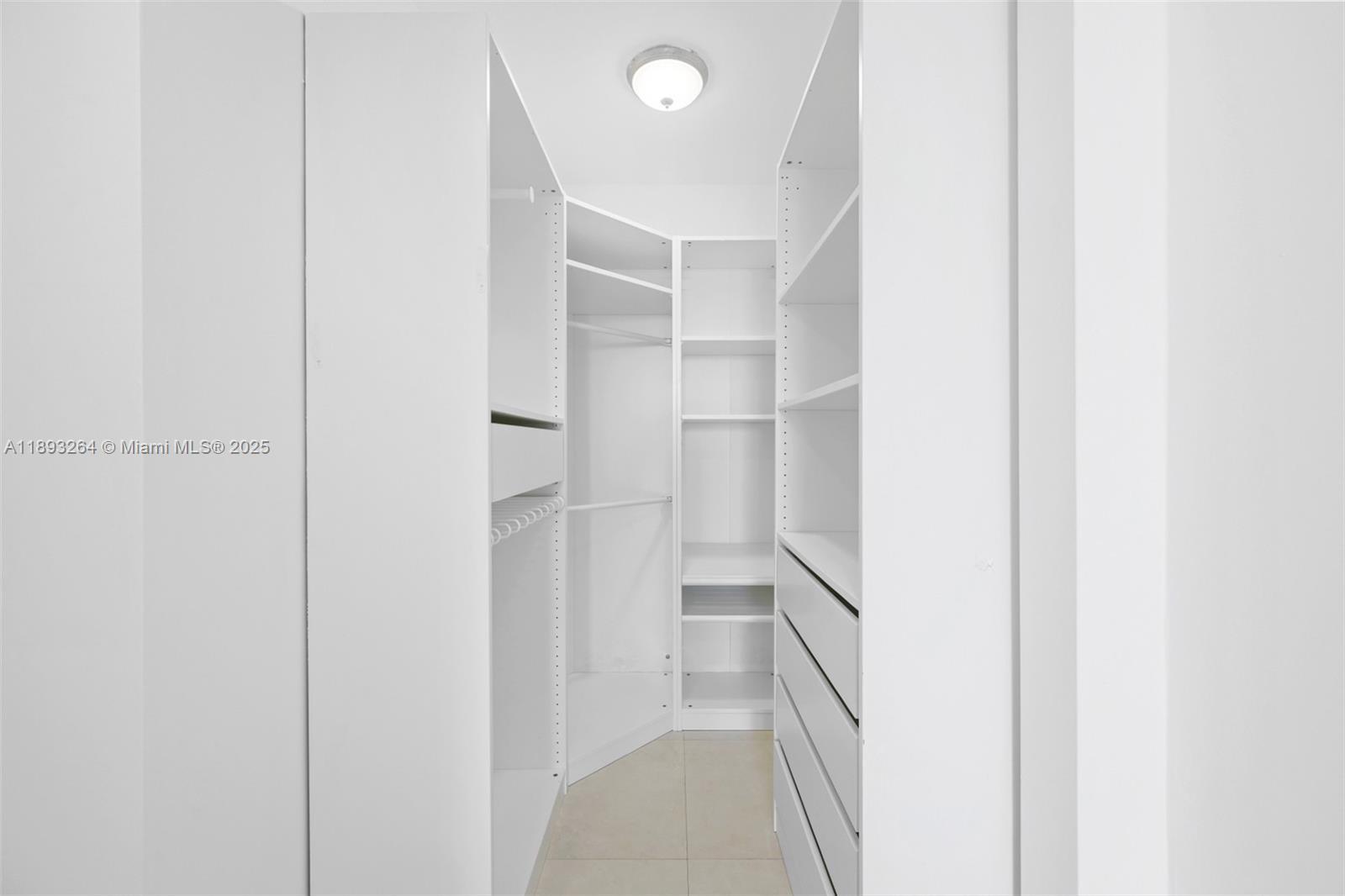 Building Photo - 20301 W Country Club Dr