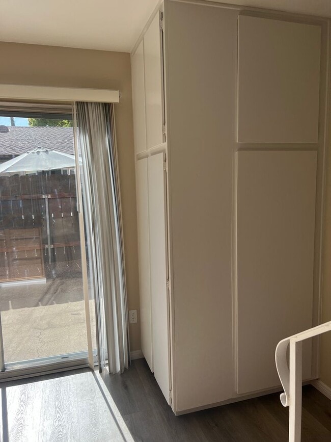 Building Photo - Updated 2BR/1BA 2 Story Townhome in Park Like setting in Santee