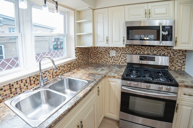 Building Photo - 4841 Lamb Dr