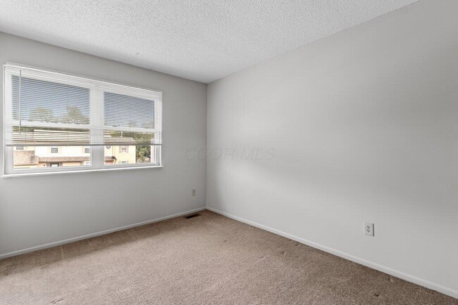 Building Photo - 1690 Watertower Dr