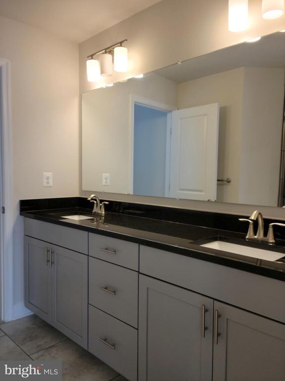 Building Photo - 7111 Tyndale Way