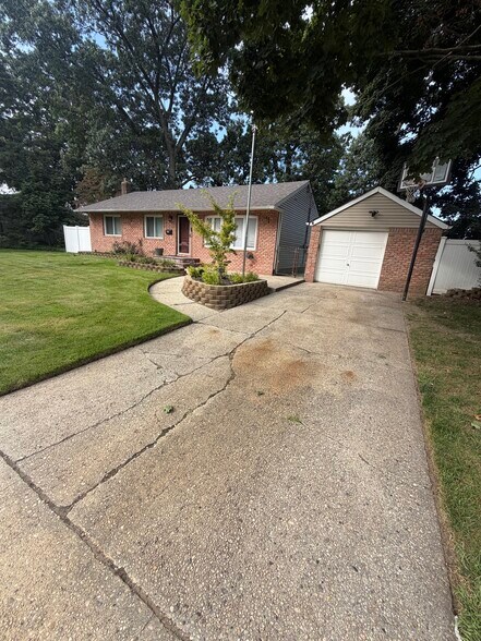 Building Photo - 958 Laurel Pl