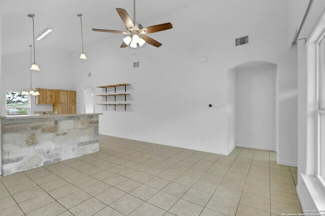 Building Photo - 2720 Golf Dr