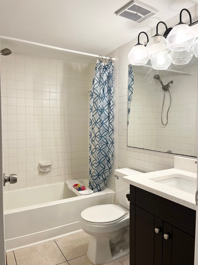 Building Photo - 5571 Baywater Dr