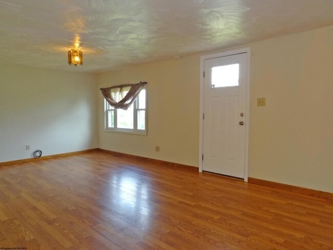 Building Photo - 2726 Stewartstown Rd