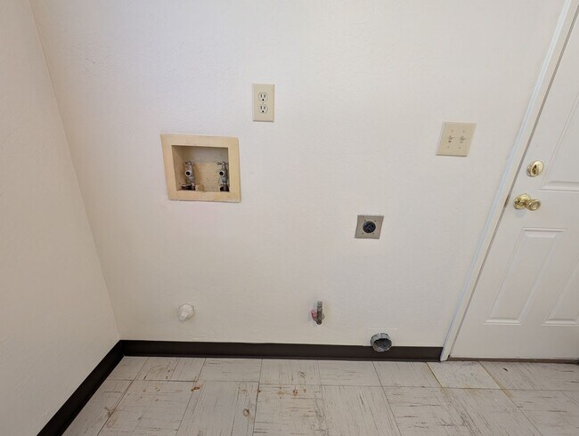 Building Photo - 0124