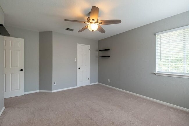 Building Photo - 8901 Splitarrow Dr