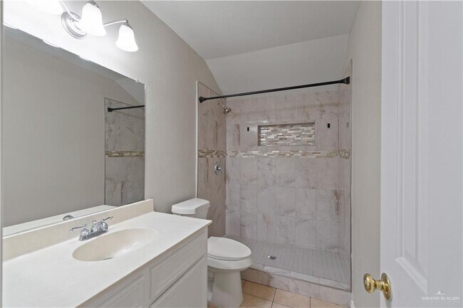 Building Photo - 22 19th St