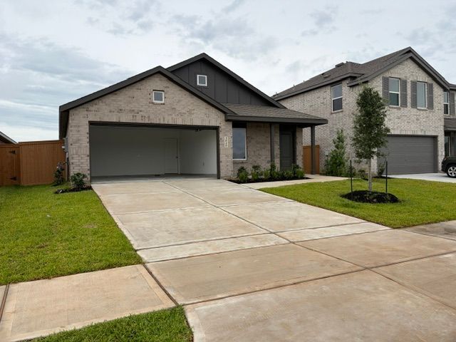 Building Photo - 3020 Huntersville Dr