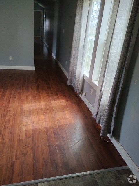 Building Photo - 306 Abens Ave
