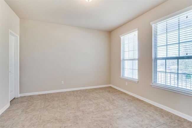 Building Photo - 114 Stone View Trail