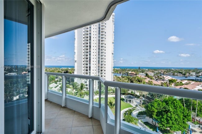 Building Photo - 21055 Yacht Club Dr