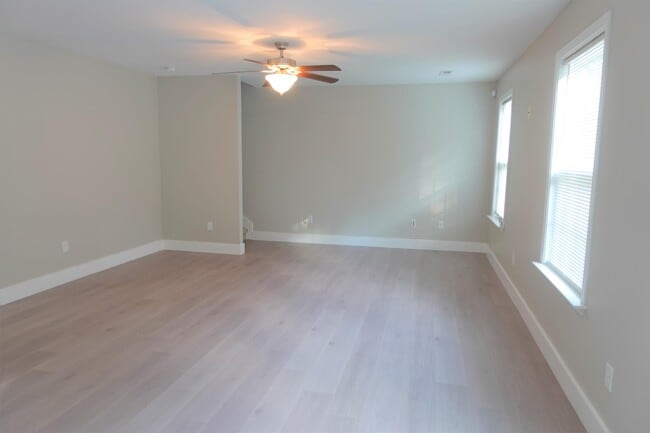 Building Photo - 1002 Whirlaway Cir