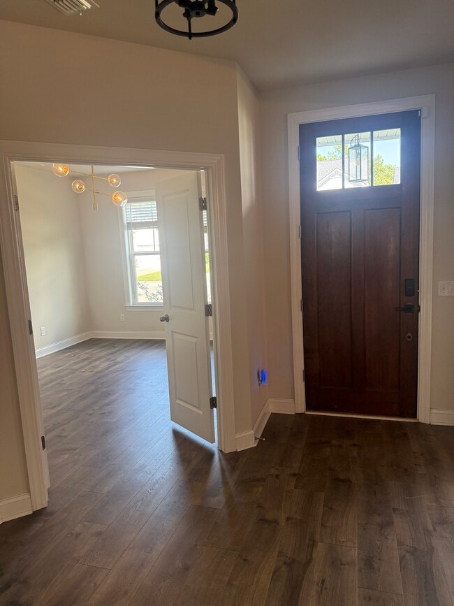Building Photo - 227 Bering Ln