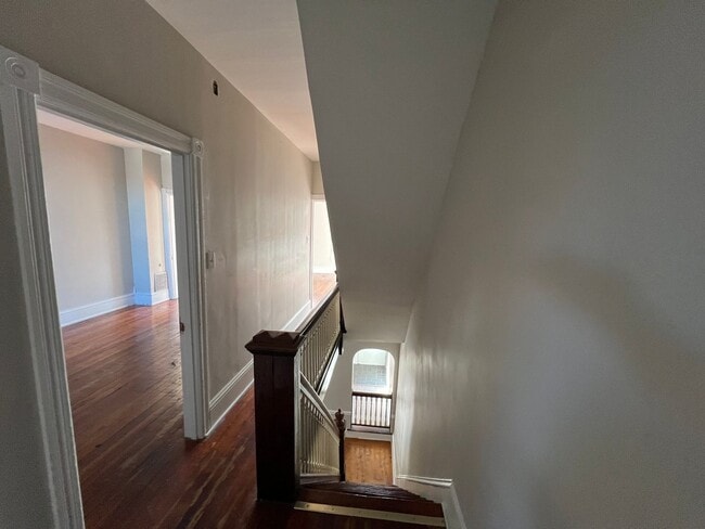 Building Photo - Available Now! 4BR in Bethlehem, PA
