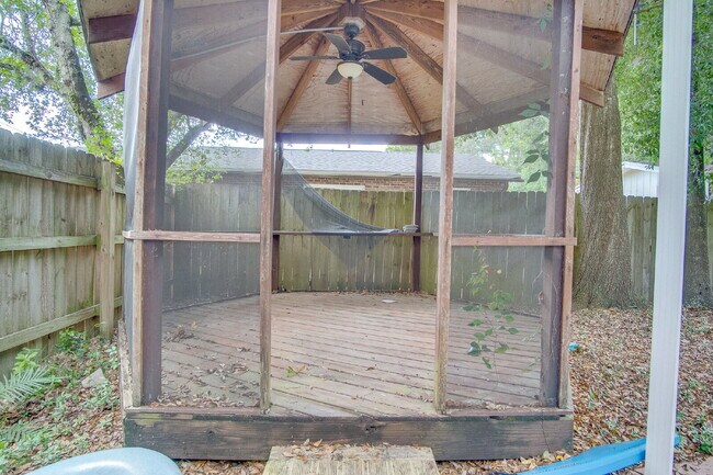 Building Photo - Pool Home with Office, Two Primary Suites ...