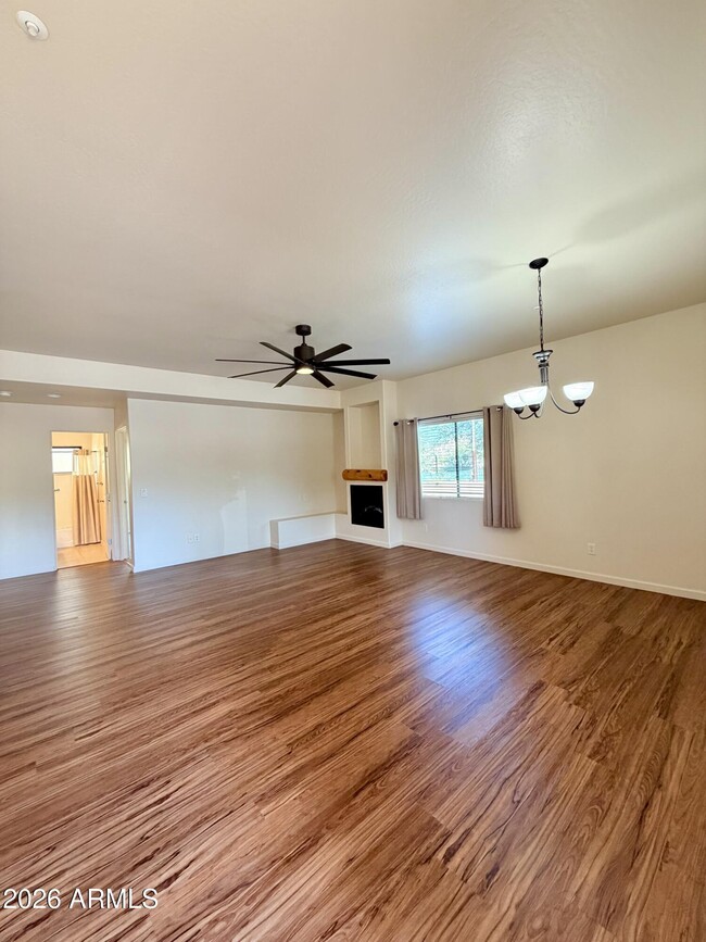 Building Photo - 4210 N Montezuma Ave