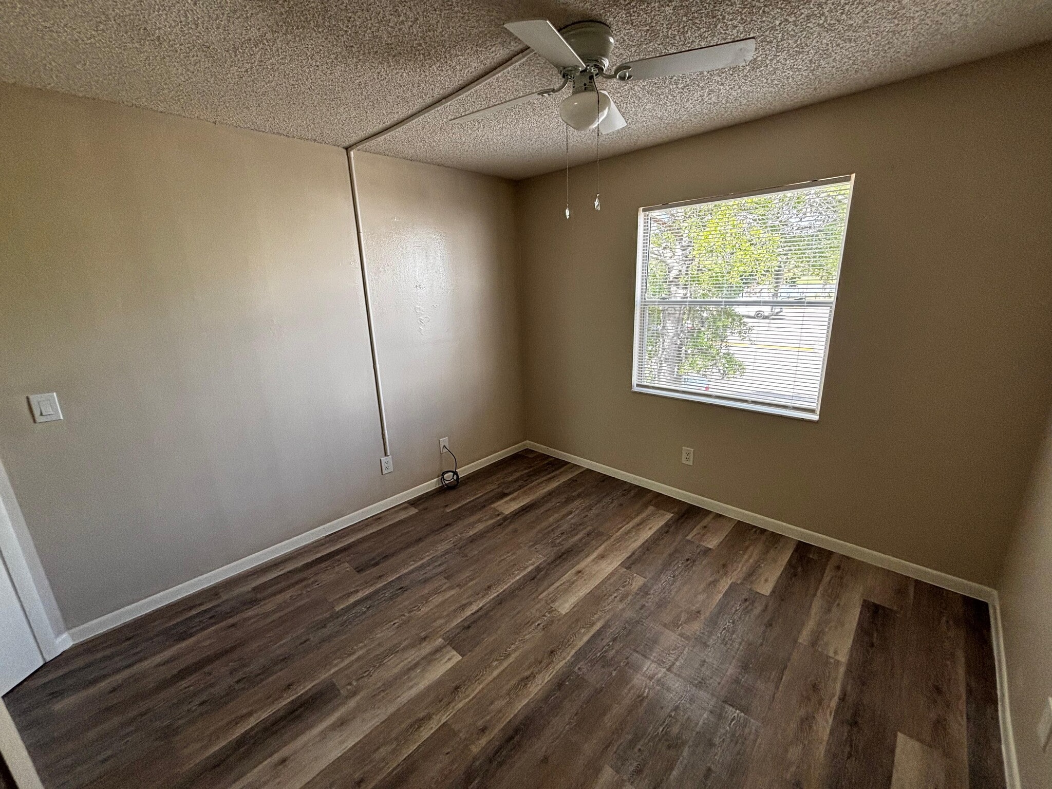 2nd bed - 2560 Woodgate Blvd