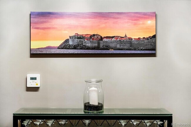 Building Photo - 2001 Lincoln St