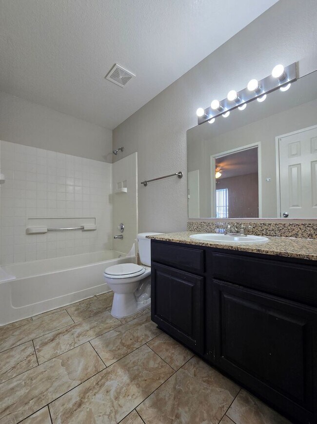 Building Photo - A Fabulous 2 Bedroom upstairs unit near Nellis AFB