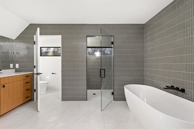 Building Photo - 1603 Chelsea Ln