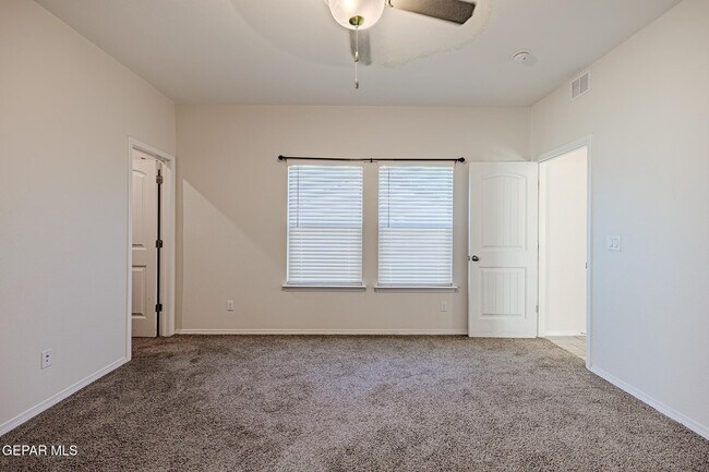 Building Photo - 1040 Indigo Sky St