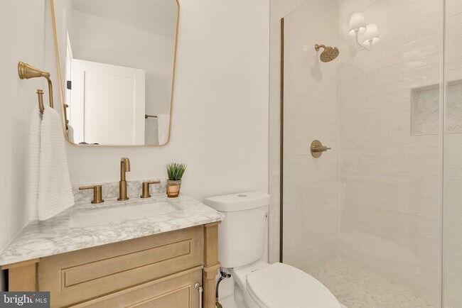 Building Photo - 1706 Bay St SE