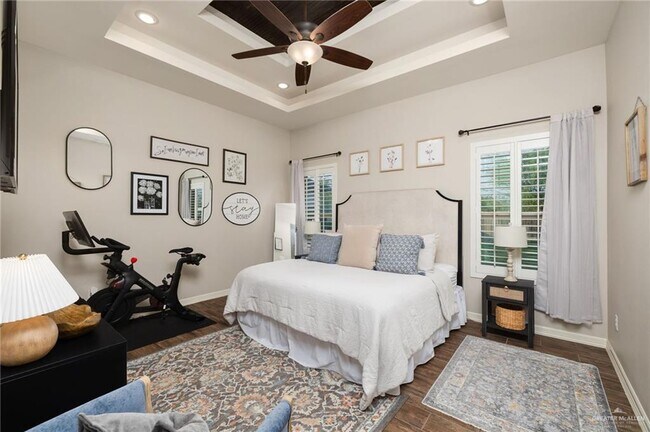 Building Photo - 18 Windsor St