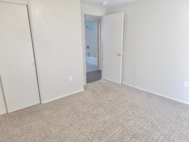 Building Photo - 2014 W 4700 S
