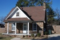 Building Photo - *Pre-Leasing* | Quaint Cottage Close to Everything!