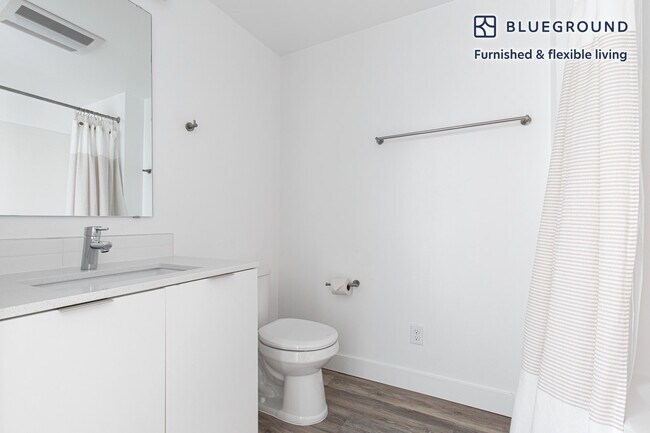 Building Photo - 120 10th Ave E