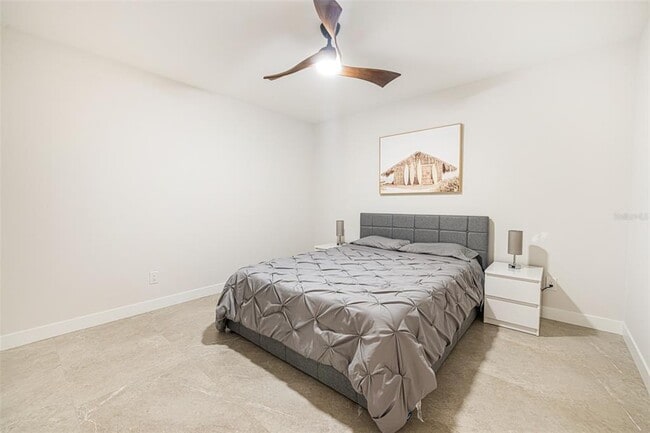 Building Photo - 16320 Kelly Cove Dr