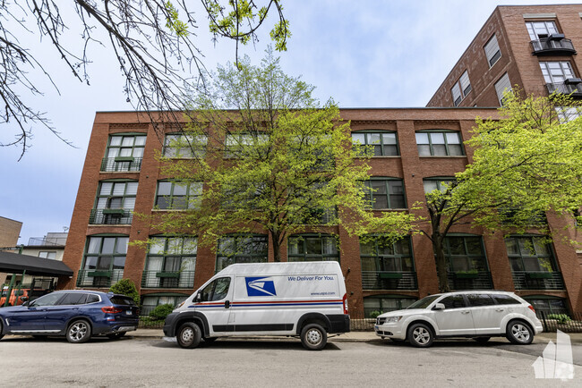 Building Photo - 1737 N Paulina St