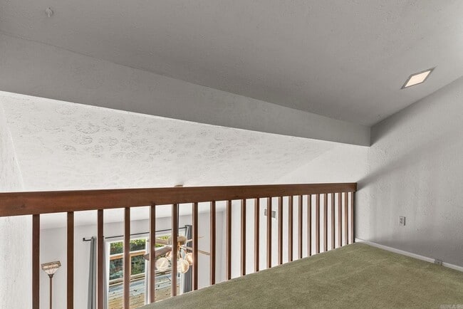 Building Photo - 102 Windwood Ln