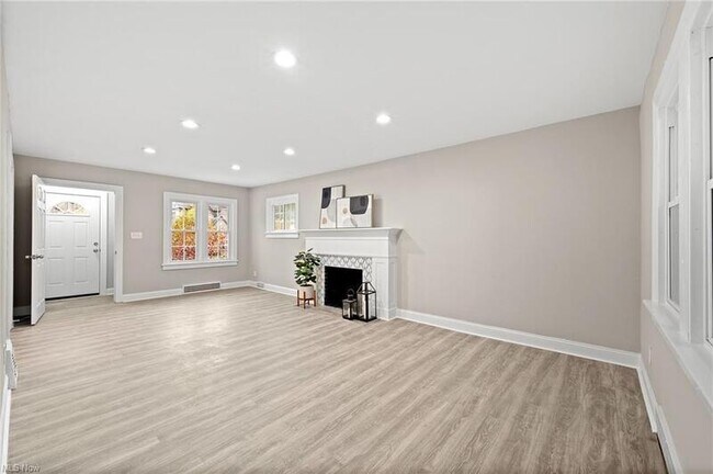 Building Photo - 3613 Cummings Rd