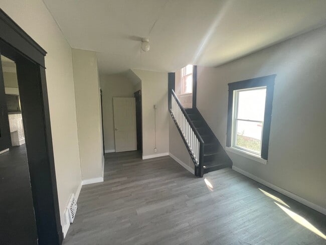 Building Photo - SECTION 8 AND EDEN ACCEPTED!! Stunning 4-Bedroom Home Available Now!